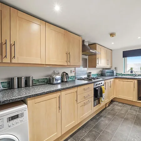 Beautiful Duplex With Private Rooftop - Sleeps 6 Apartment *