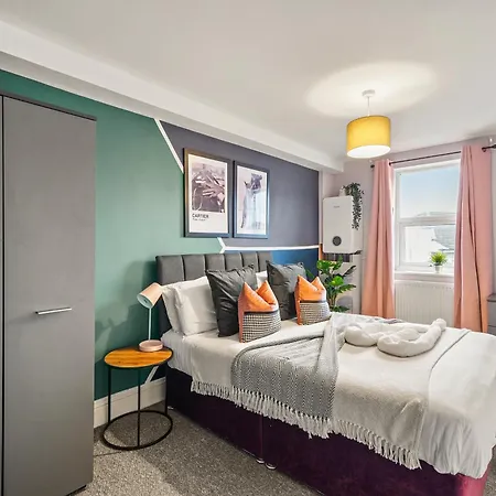 Beautiful Duplex With Private Rooftop - Sleeps 6