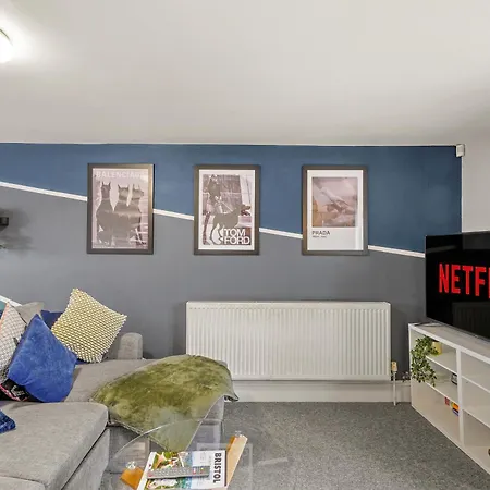 Beautiful Duplex With Private Rooftop - Sleeps 6